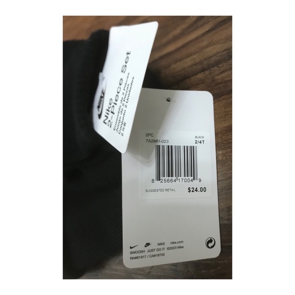 NIKE BABY HAT&BOOTIE SET SIZE 2/4T - Picture 3 of 4